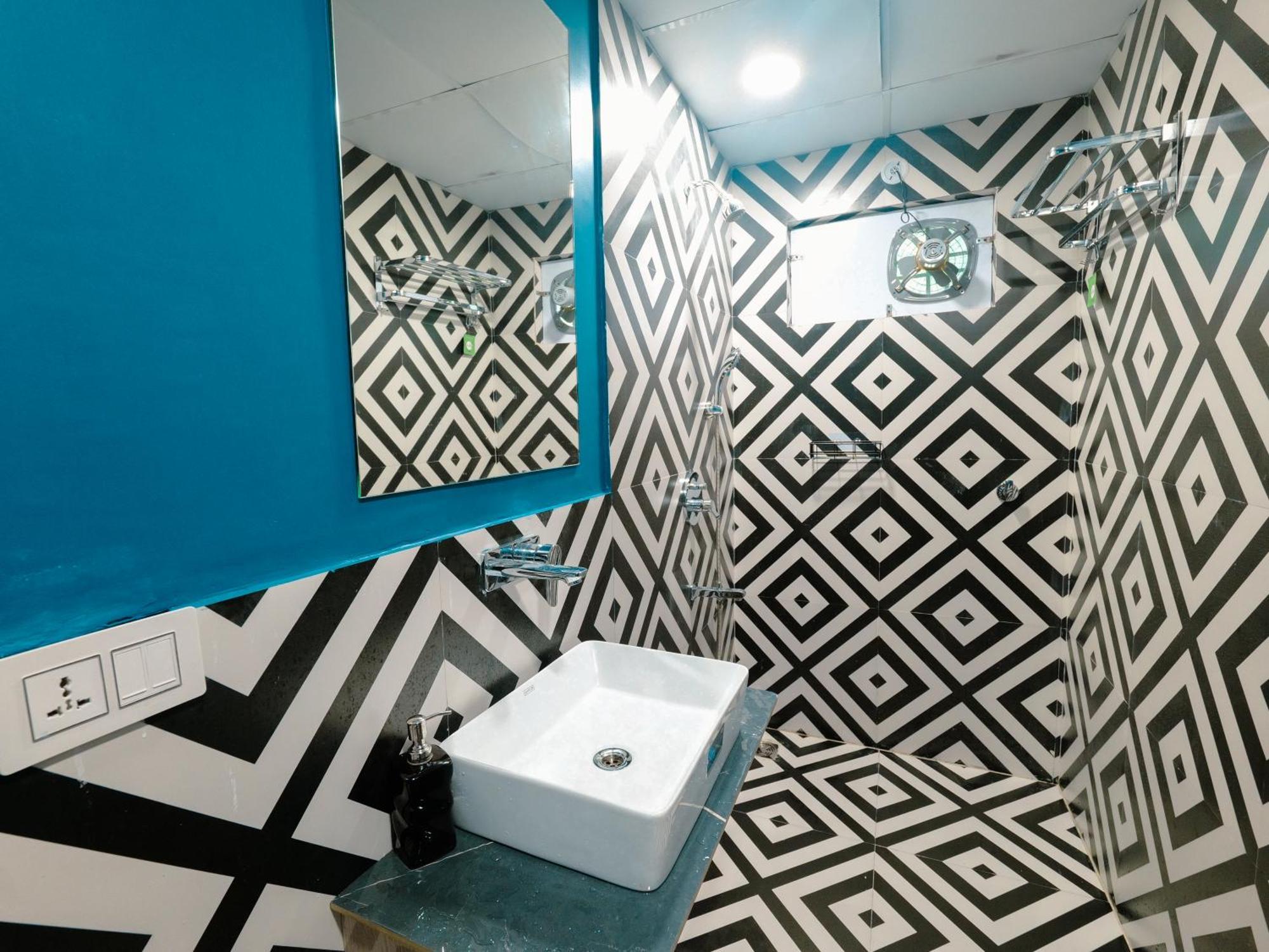 Auberge de jeunesse Hoztel Jollygrrant Doon à Rāni Pokhri Extérieur photo