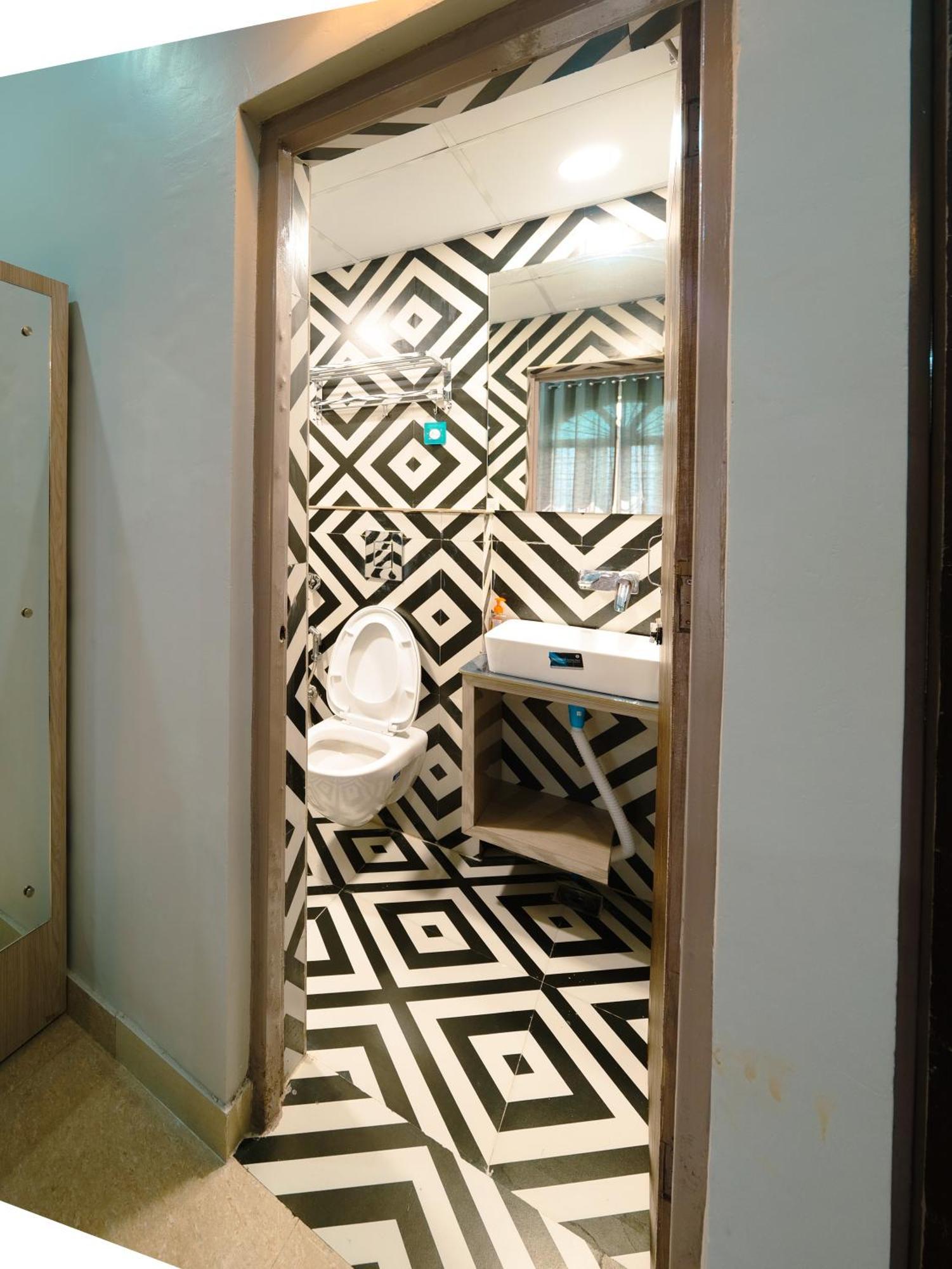 Auberge de jeunesse Hoztel Jollygrrant Doon à Rāni Pokhri Extérieur photo