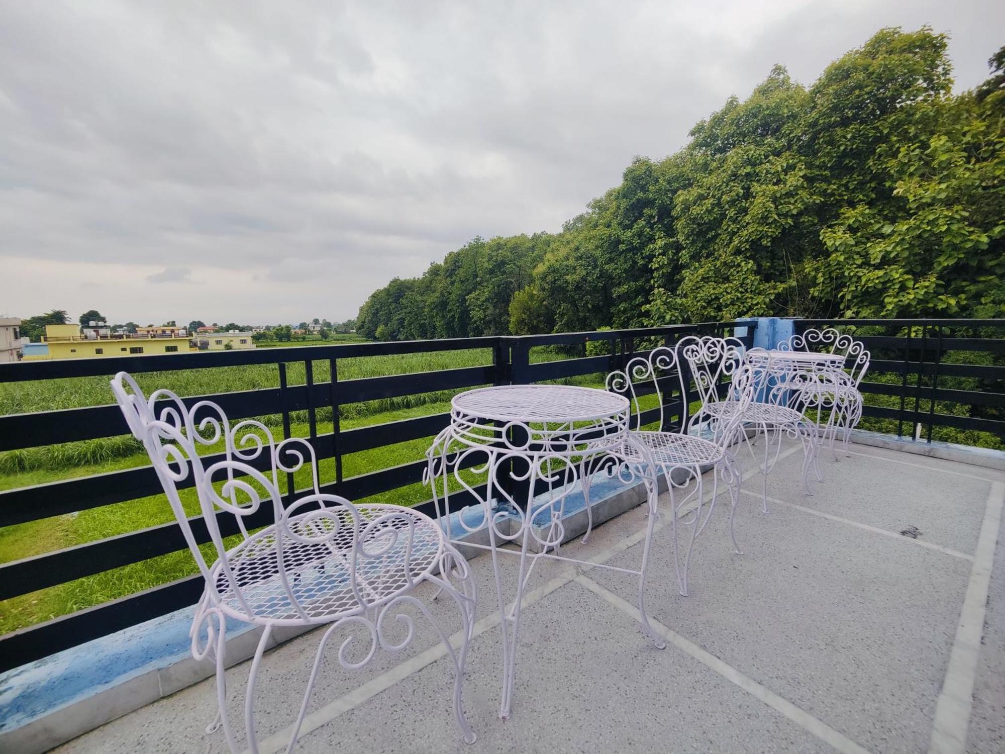 Auberge de jeunesse Hoztel Jollygrrant Doon à Rāni Pokhri Extérieur photo